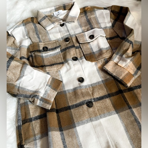 Women’s Shacket | Urban Daisy Plaid Shacket NWT - Picture 2 of 11